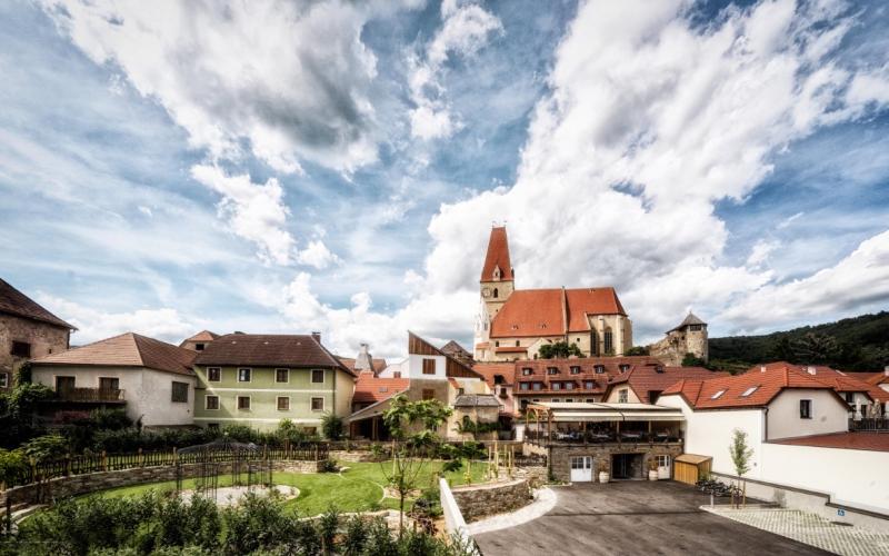 Aussenansicht und Blick über Weißenkirchen